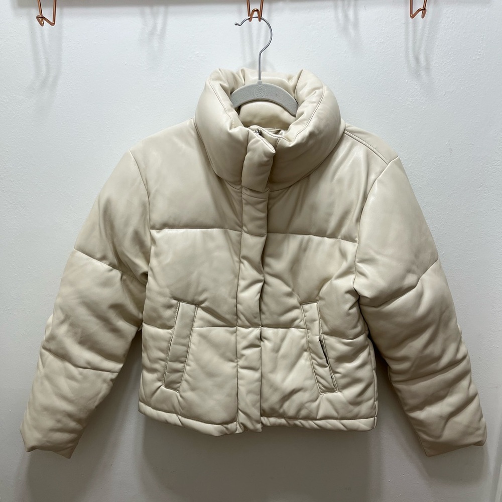 Abercrombie and Fitch A&F Vegan Leather Mini Puffer in Cream Women’s Size XS